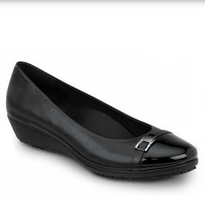 SR MAX | Isabella slip resistant black wedge work shoe slip on